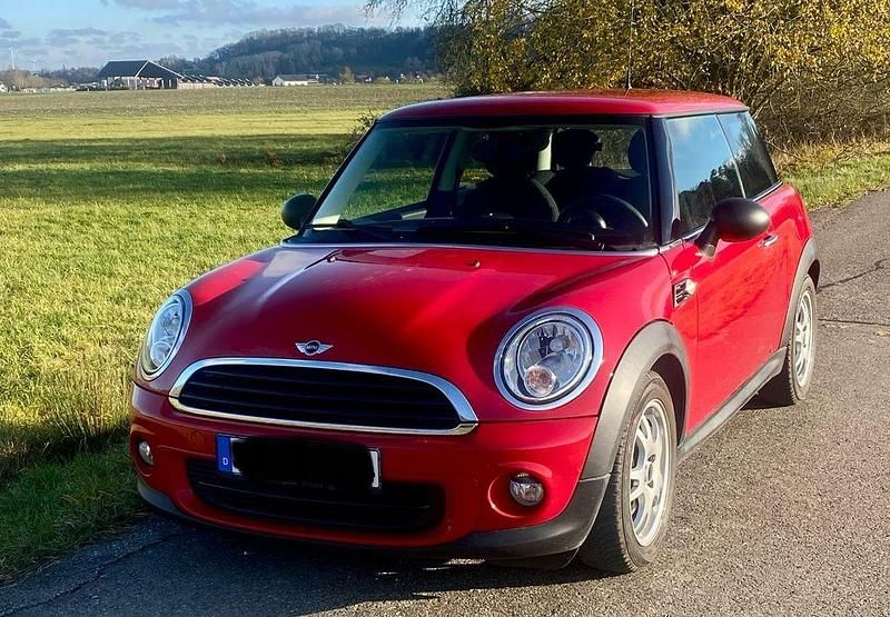 Rot Gebraucht 2011 Mini ONE Kleinwagen | 4.100 € (Fairer Preis) - Bild 1/4