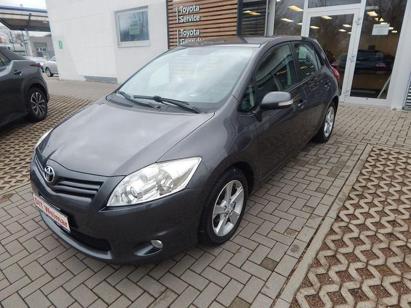 Gebraucht Toyota Auris Travel 99 PS (72 kW) 2012 Grey metallic Limousine