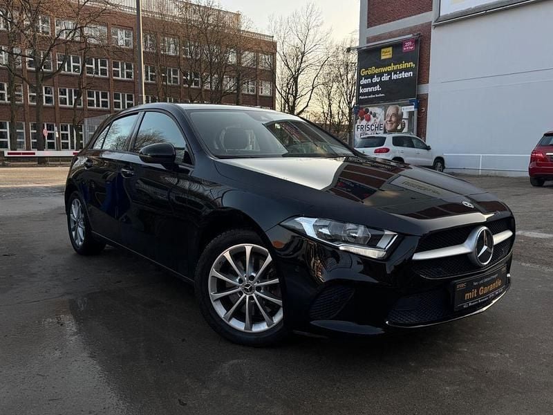 Gebraucht Mercedes A250 160 PS (117 kW) 2022 Schwarz Limousine