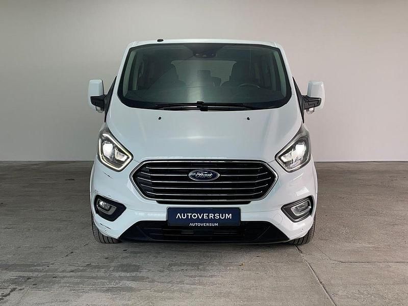 Gebraucht Ford Tourneo Titanium 170 PS (125 kW) 2019 Frostweiß Van / Kleinbus