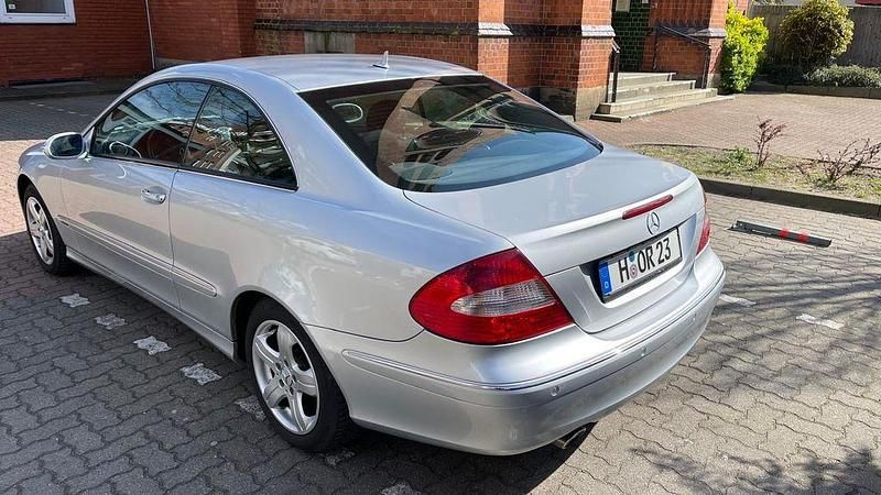 Gebraucht Mercedes CLK200 Elegance 184 PS (135 kW) 2007 Silber Coupé