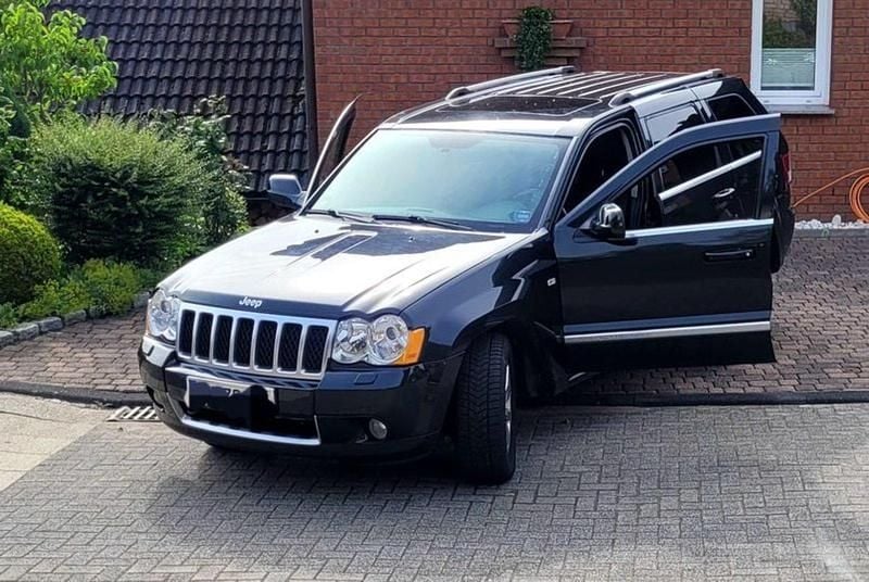 Schwarz Gebraucht 2008 Jeep Grand Cherokee SUV | 6.950 € - Bild 1/4
