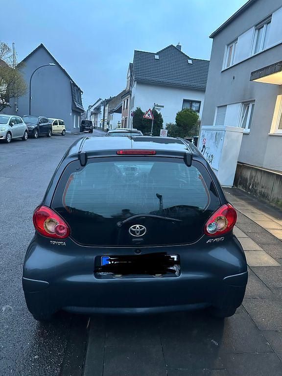 Gebraucht Toyota Aygo 68 PS (50 kW) 2006 Grau Kleinwagen