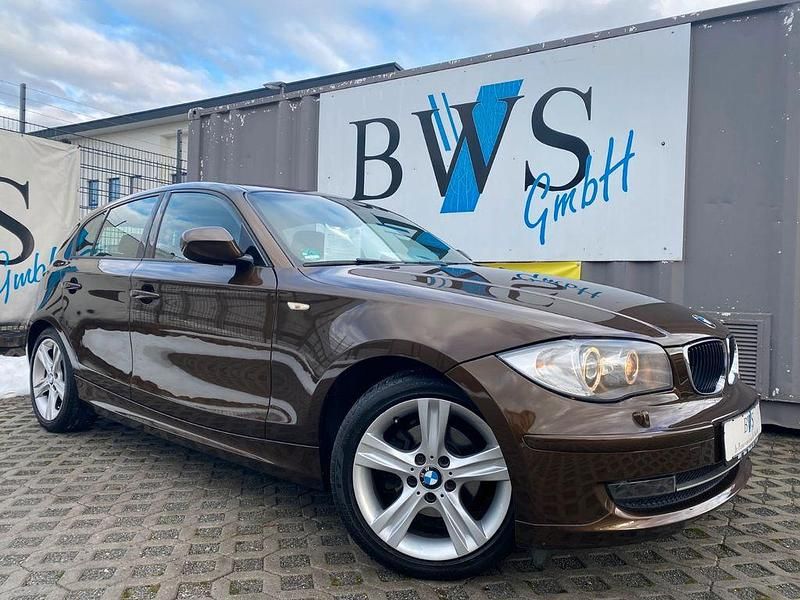 Braun Gebraucht 2011 BMW 118 Performance Kleinwagen | 6.990 € (Fairer Preis) - Bild 1/4
