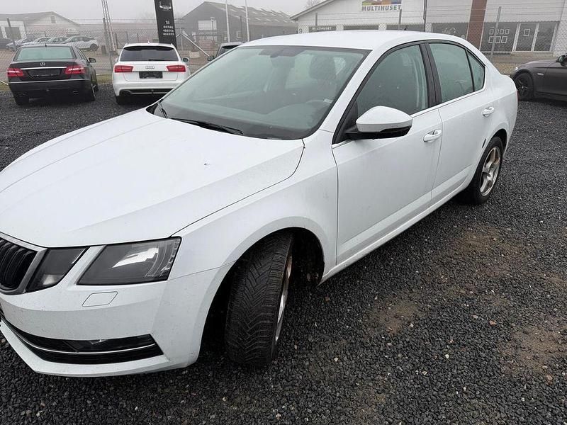 Gebraucht Skoda Octavia Style 116 PS (85 kW) 2017 Weiß Limousine