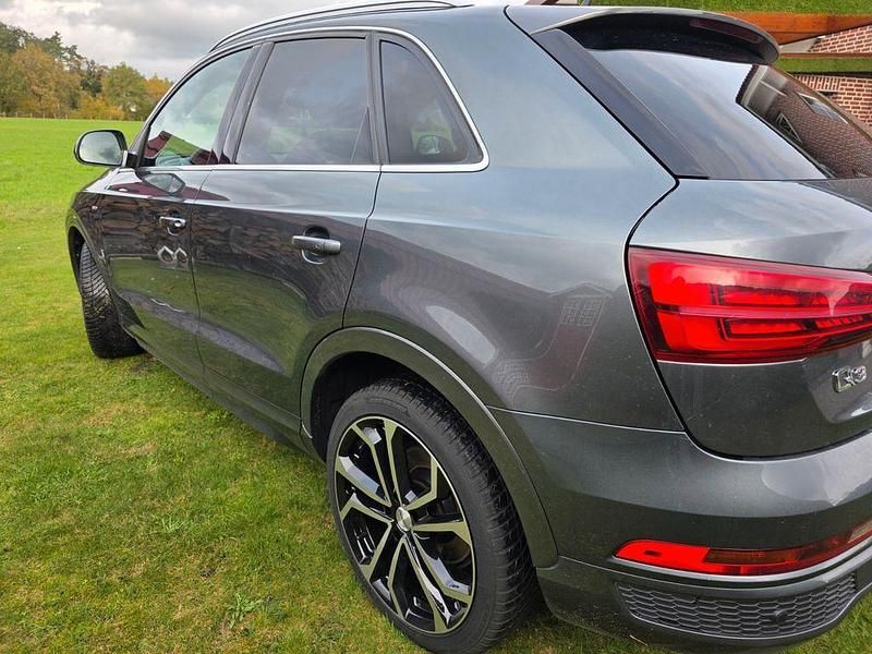 Grau Gebraucht 2015 Audi Q3 Ambiente SUV | 16.800 € (Fairer Preis) - Bild 1/4