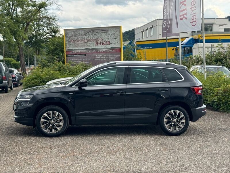 Schwarz Gebraucht 2022 Skoda Karoq Clever SUV | 24.790 € (Fairer Preis) - Bild 1/4