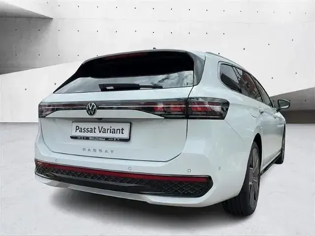 Gebraucht VW Passat IQ Drive 150 PS (110 kW) 2025 Pure white Kombi