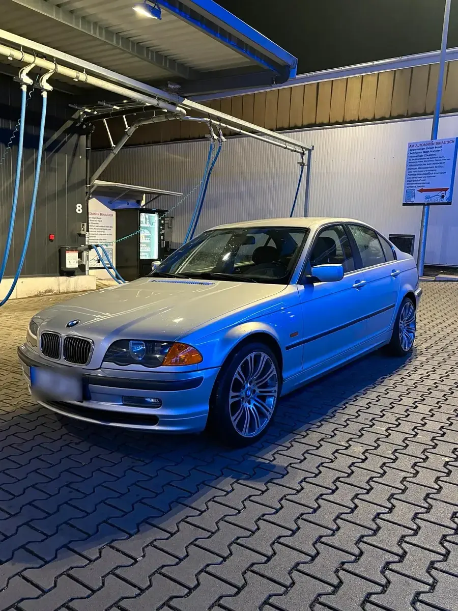 Gebraucht BMW 320 150 PS (110 kW) 1998 Silber Limousine