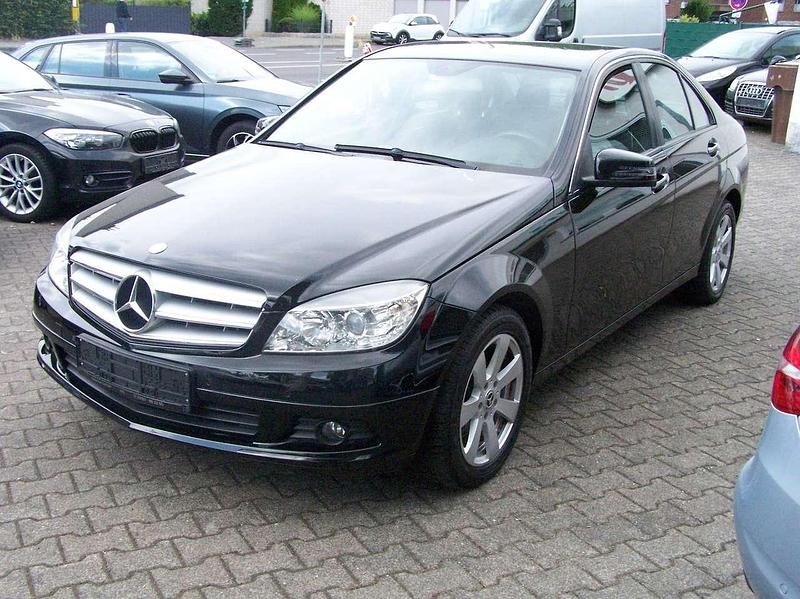 Schwarz unilack Gebraucht 2008 Mercedes C200 Limousine | 6.950 € (Fairer Preis) - Bild 1/4