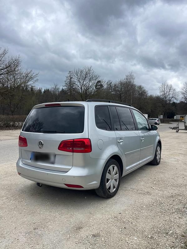 Gebraucht VW Touran 105 PS (77 kW) 2012 Silber Van / Kleinbus
