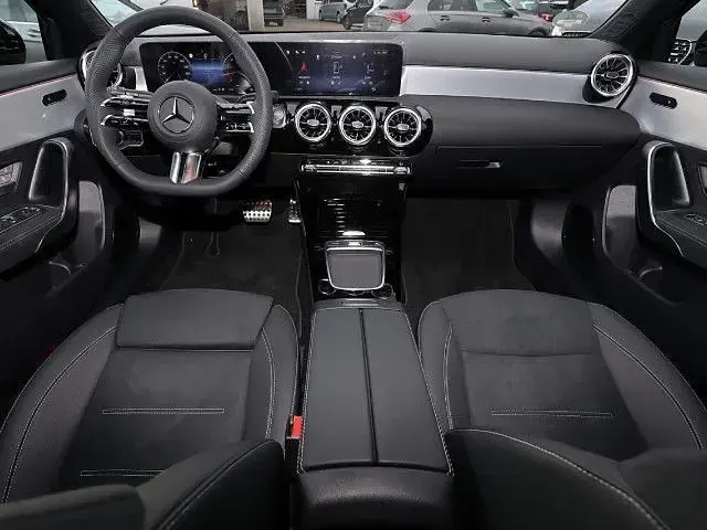Gebraucht Mercedes A200 Edition 163 PS (119 kW) 2026