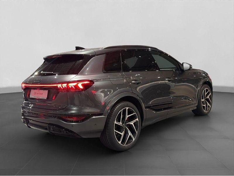 Neu Audi Q6 e-tron 214 kW (292 PS) 2026 Grau SUV