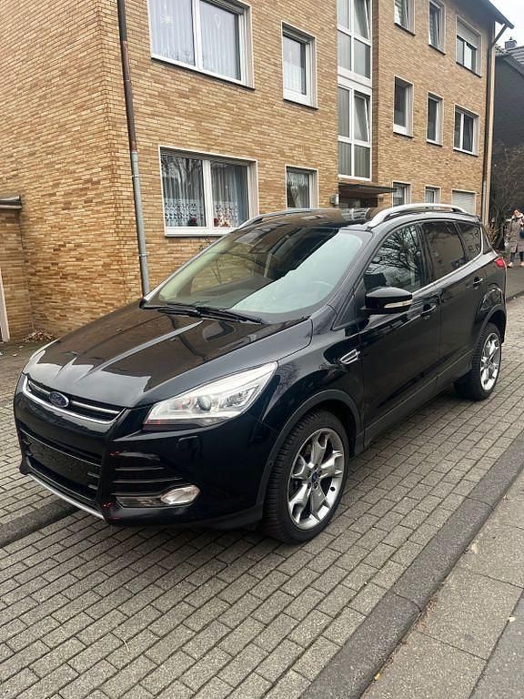 Schwarz Gebraucht 2016 Ford Kuga Titanium SUV | 9.750 € (Guter Preis) - Bild 1/4
