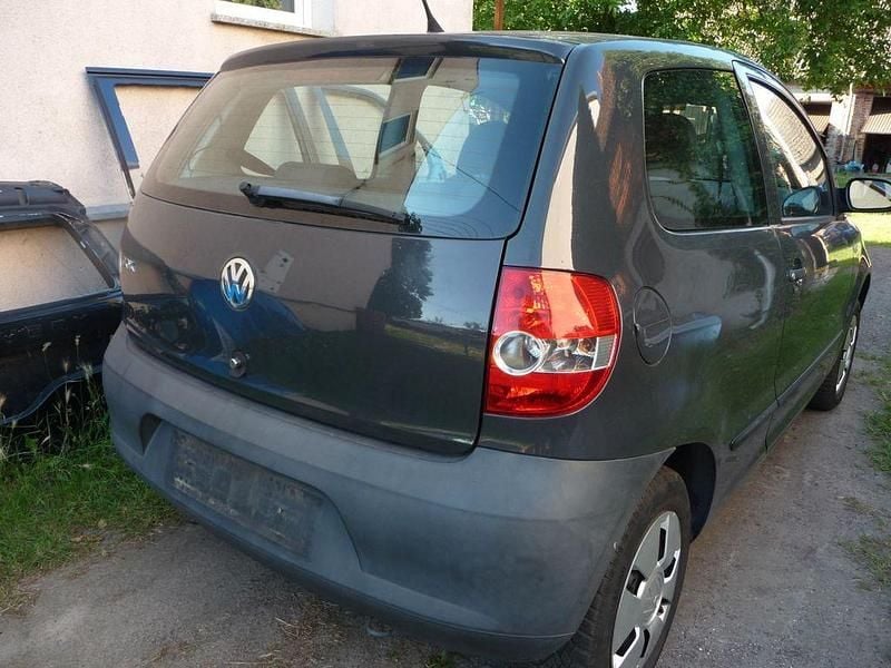 Gebraucht VW Fox 54 PS (39 kW) 2009 Grau Kleinwagen