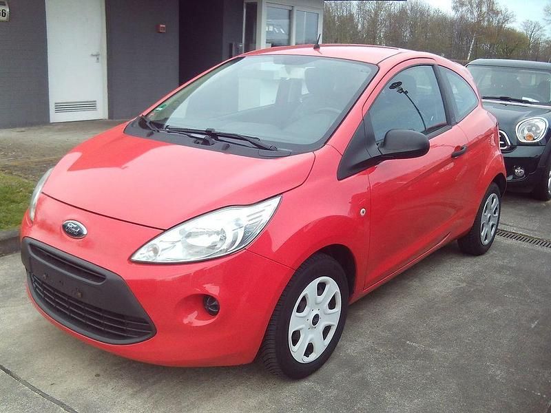 Gebraucht Ford Ka Ambiente 69 PS (50 kW) 2011 Sunriserot Kleinwagen