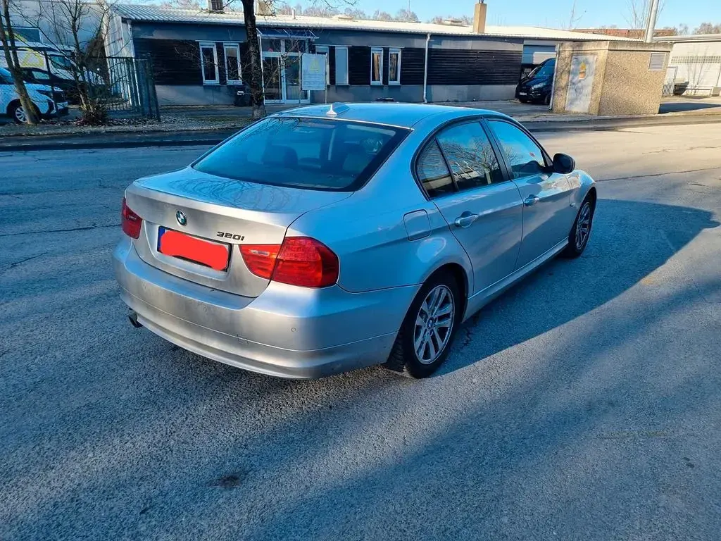 Occasion BMW 320 170 ch (125 kW) 2010 Argent Berline