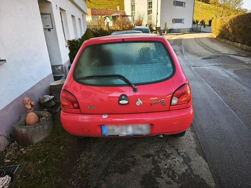Gebraucht Ford Fiesta 50 PS (36 kW) 1999 Rot Kleinwagen