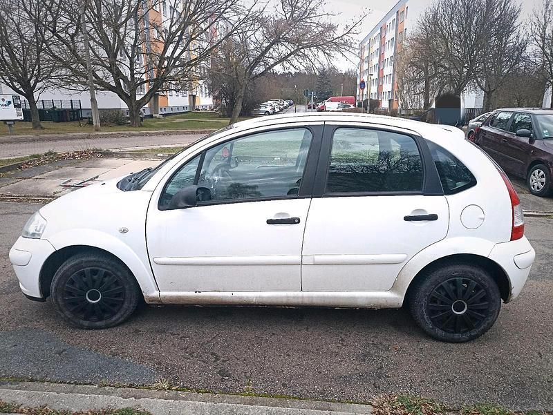 Gebraucht Citroën C3 60 PS (44 kW) 2009 Weiß Kleinwagen