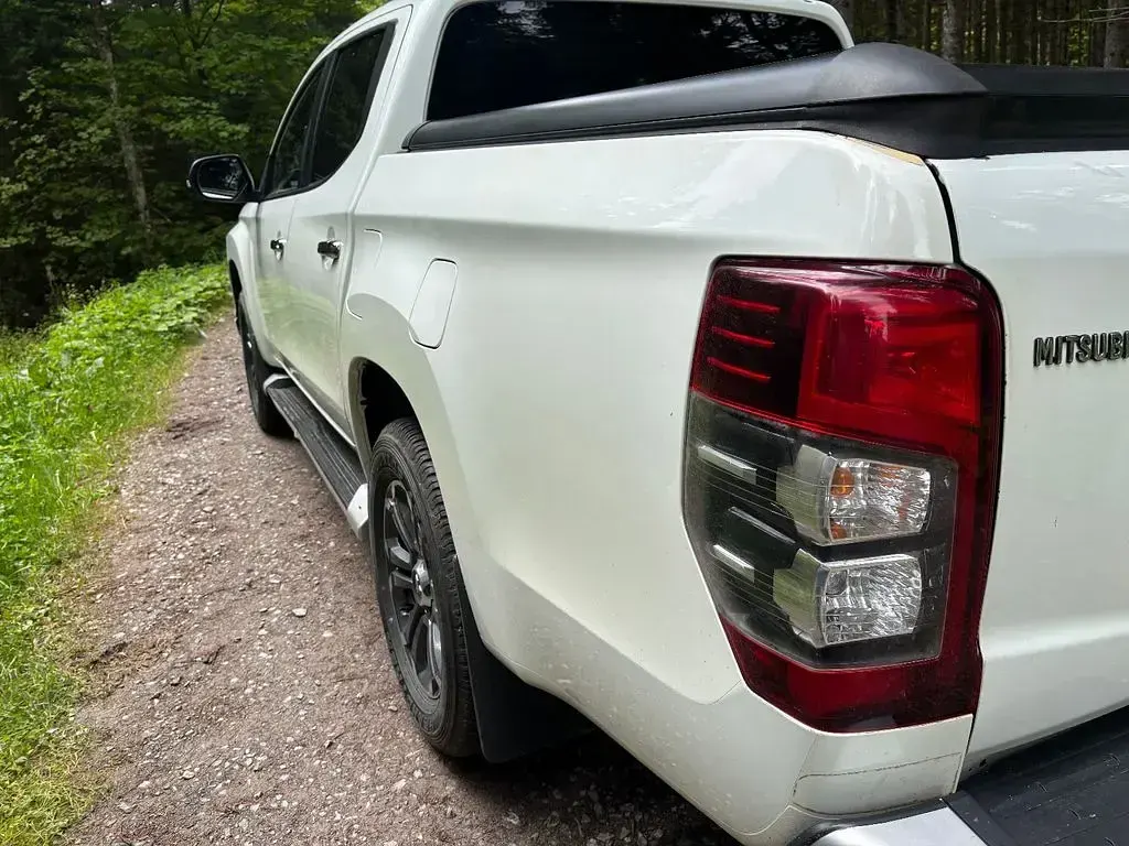 Gebraucht Mitsubishi L200 150 PS (110 kW) 2022 Weiß Pickup