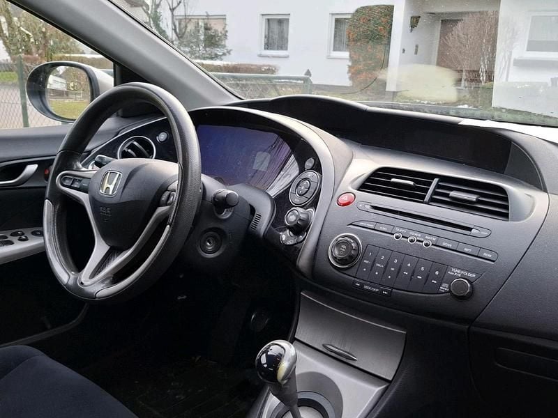 Gebraucht Honda Civic 140 PS (102 kW) 2008 Silber Kleinwagen