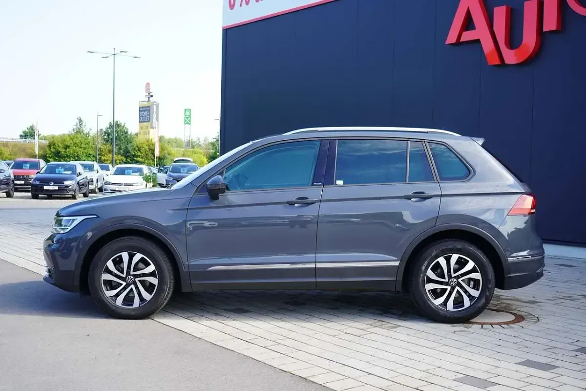Gebraucht VW Tiguan Active 150 PS (110 kW) 2022 Grau SUV