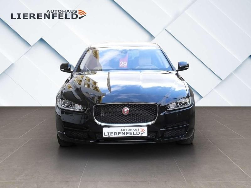 Gebraucht Jaguar XE 2017 Santorini black Limousine