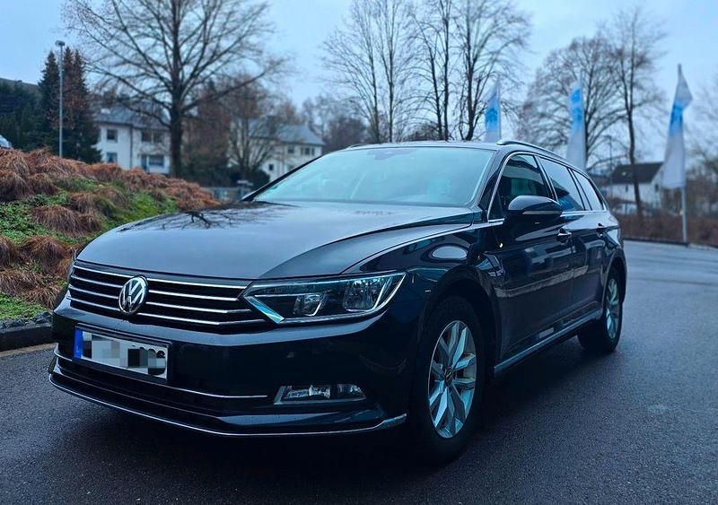 Gebraucht VW Passat 150 PS (110 kW) 2019 Schwarz Kombi
