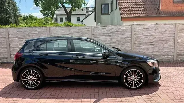 Gebraucht Mercedes A200 AMG 156 PS (114 kW) 2018 Schwarz Limousine