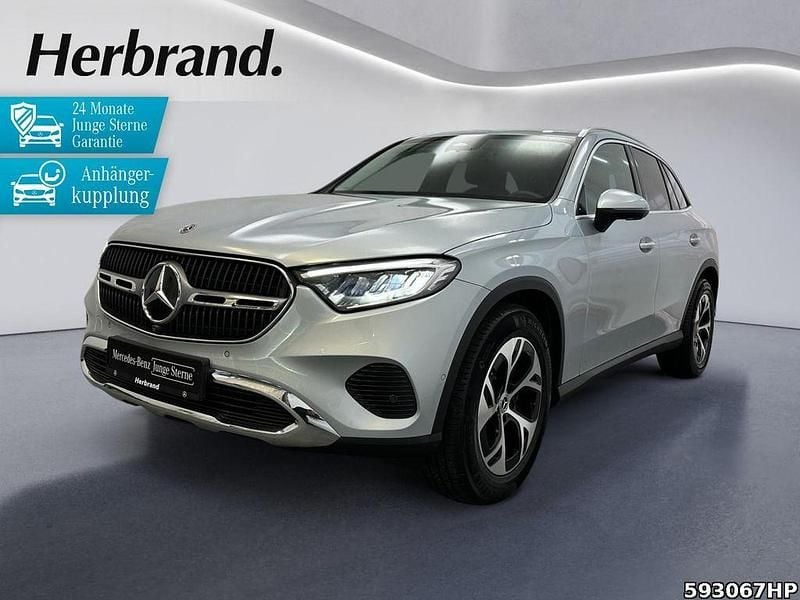 Metalliclack hightechsilber Gebraucht 2024 Mercedes GLC220 Avantgarde SUV | 51.790 € (Fairer Preis) - Bild 1/4