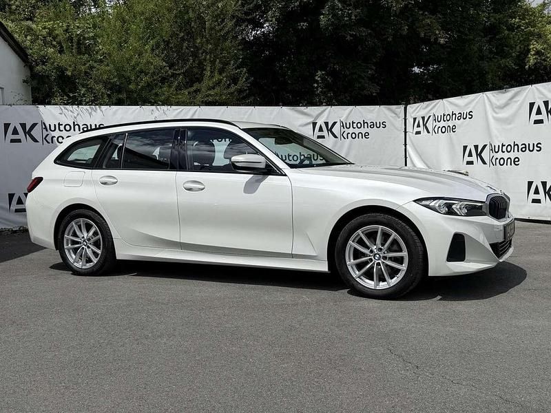 Gebraucht BMW 320 Shadowline 190 PS (139 kW) 2022 Mineralweiss metallic Kombi