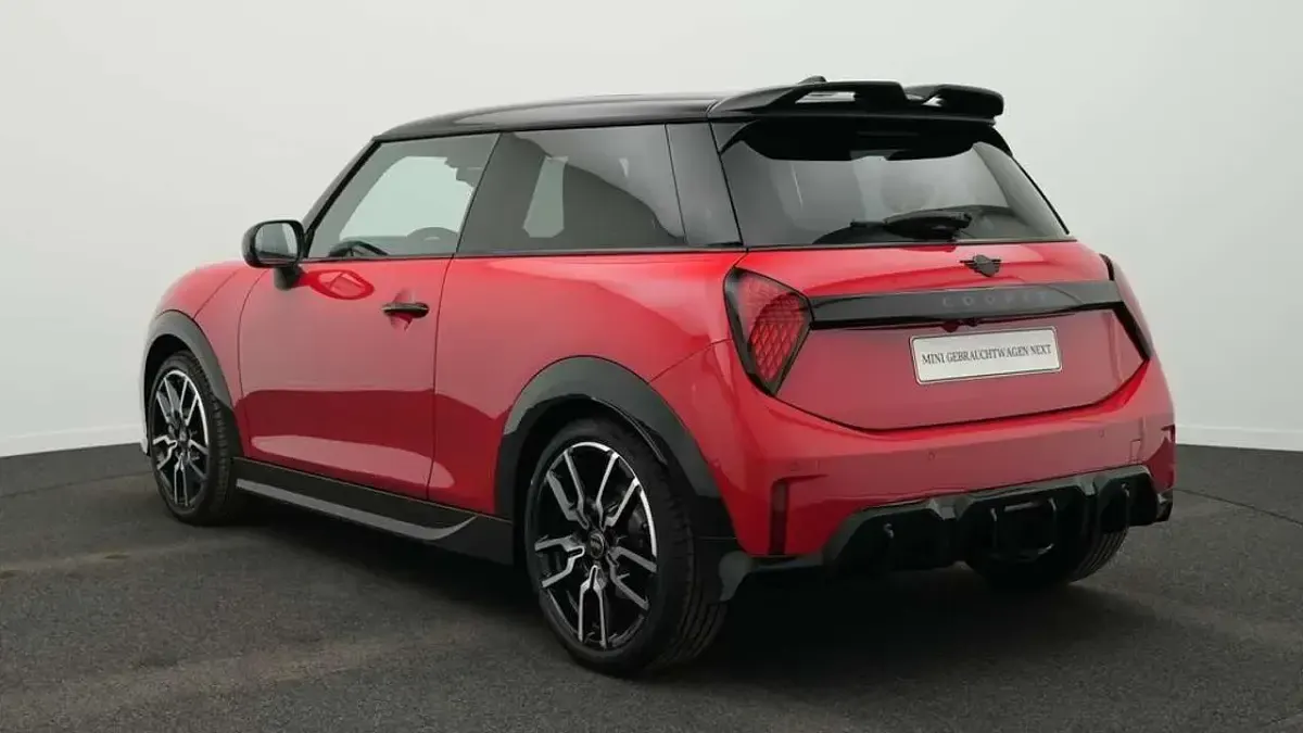Używany Mini John Cooper Works 156 KM (114 kW) 2025 Czerwony Hatchback