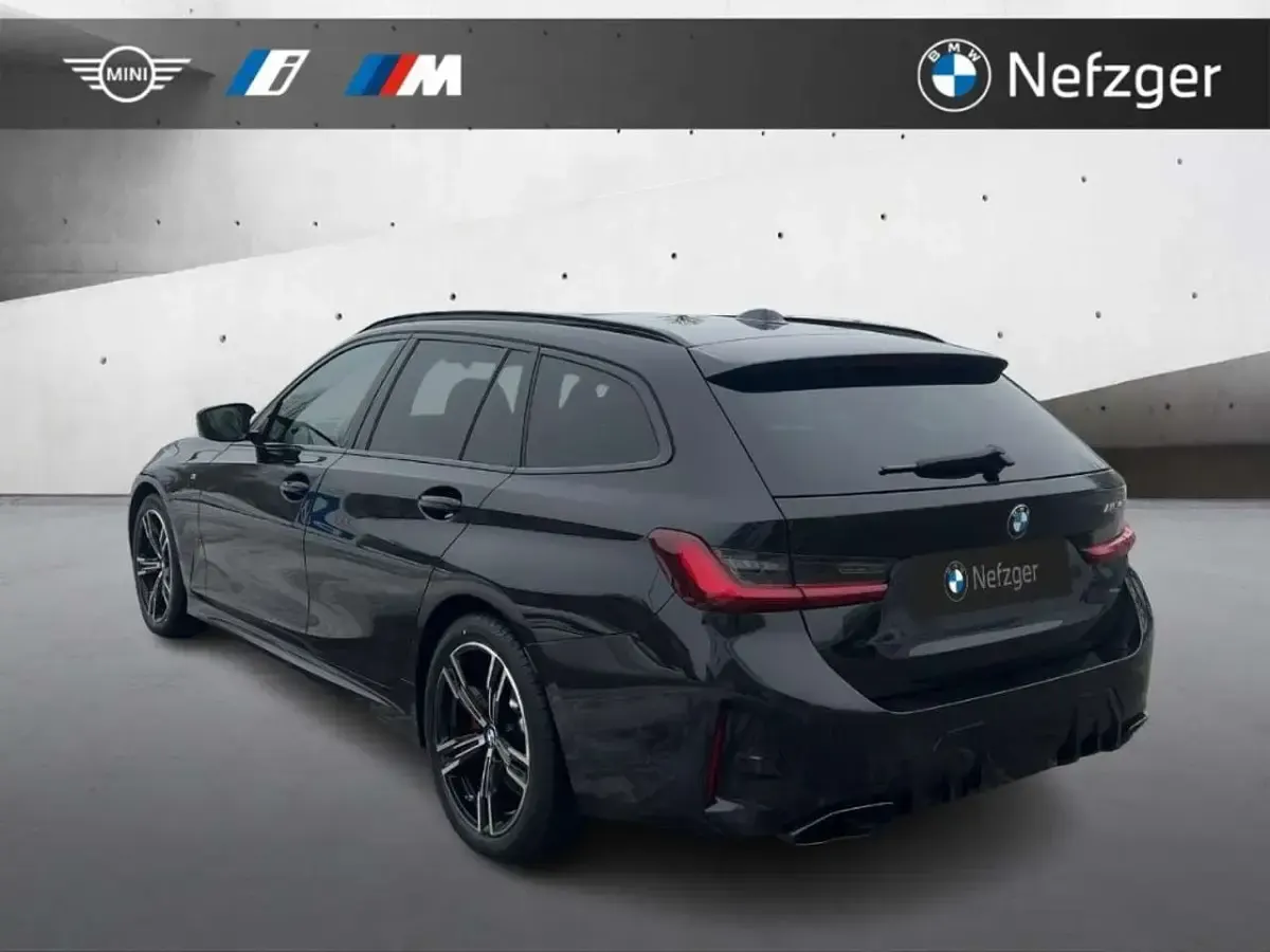 Gebraucht BMW 340 M Sport 374 PS (275 kW) 2024 Black sapphire metallic Kombi