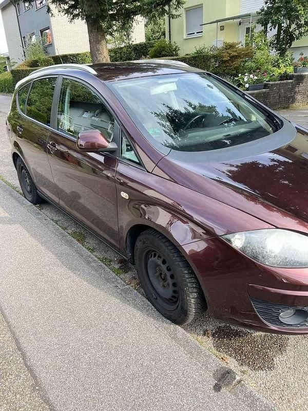 Gebraucht Seat Altea Comfort 125 PS (91 kW) 2009 Braun Van / Kleinbus