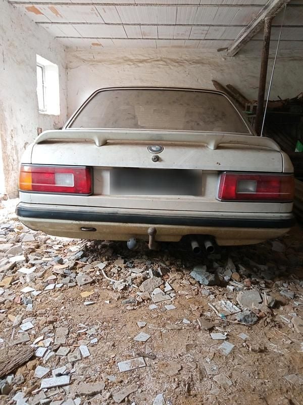 Gebraucht BMW 728 184 PS (135 kW) 1982 Weiß Limousine