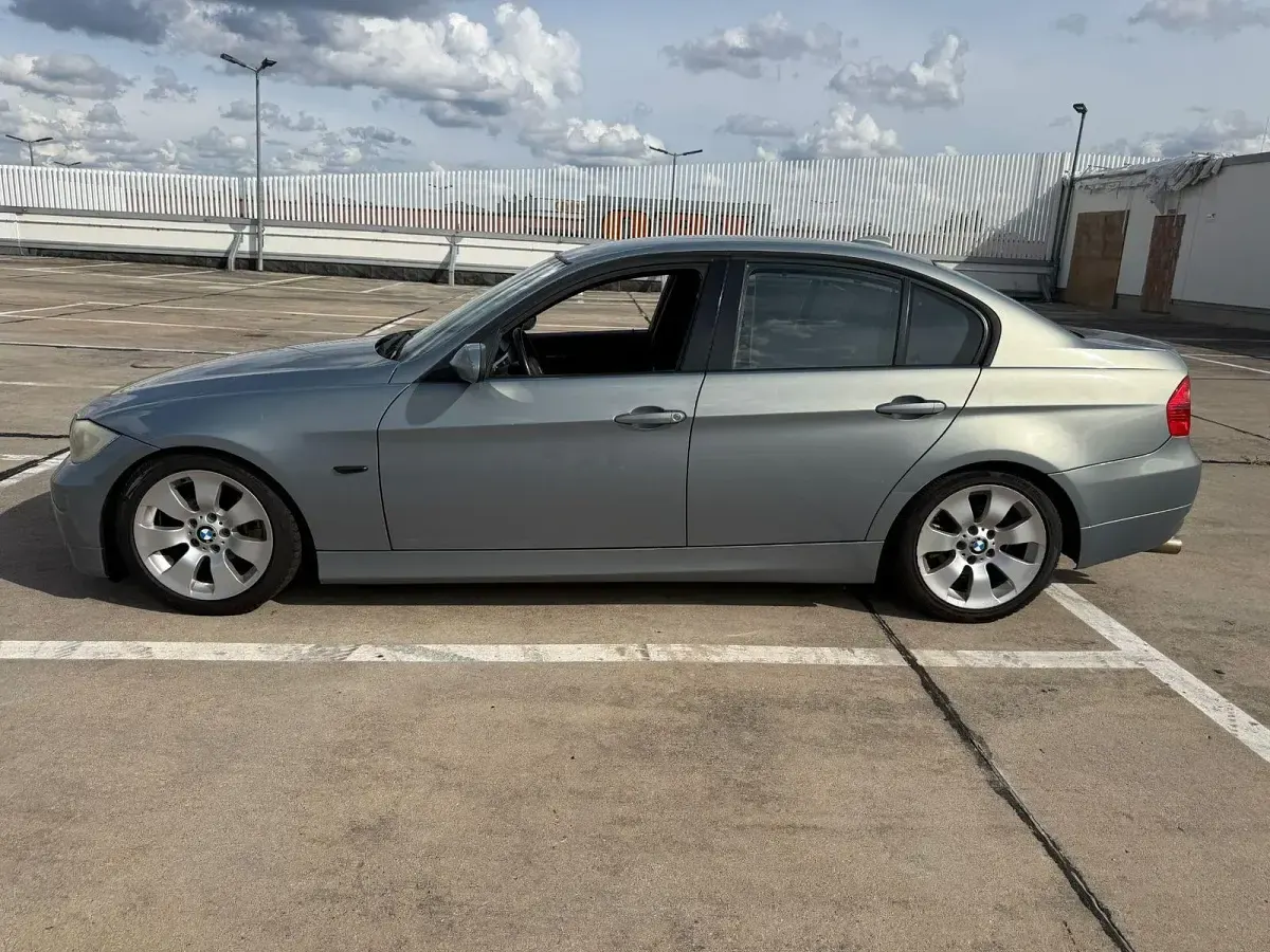 Gebraucht BMW 320 150 PS (110 kW) 2005 Grün Limousine