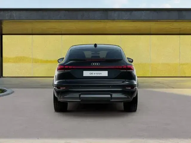 Nouă Audi Q6 Sportback e-tron Performance 225 kW (306 CP) 2025 Negru SUV