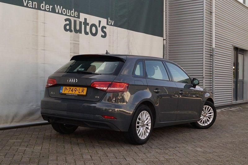 Gebraucht Audi A3 Sportback Proline 116 PS (85 kW) 2017 Grau Kleinwagen