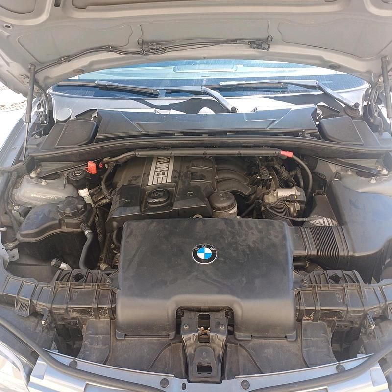 Grau Gebraucht 2009 BMW 118 Kleinwagen | 3.000 € (Superpreis) - Bild 1/4