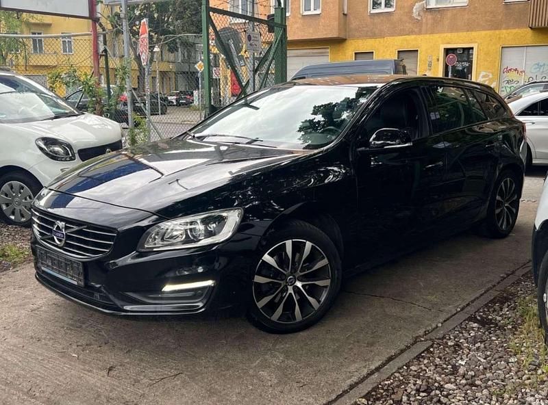 Black solid "stone" / solid Gebraucht 2018 Volvo V60 Linje Svart Kombi | 9.999 € (Teuer) - Bild 1/4