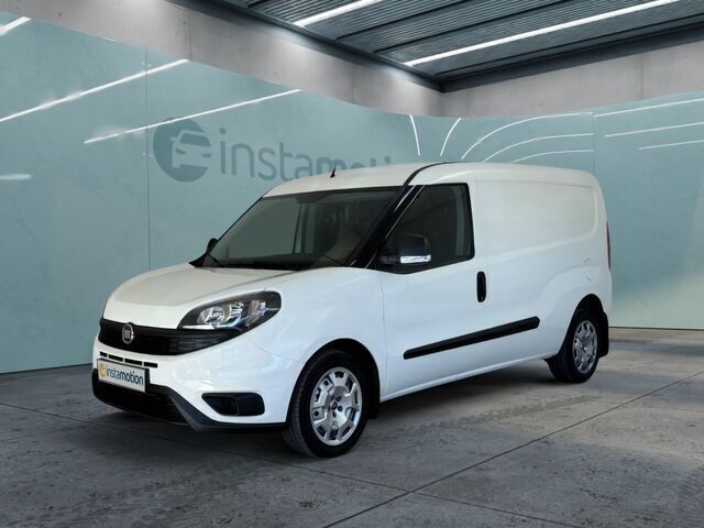 Weiß Gebraucht 2020 Fiat Doblò Van / Kleinbus | 15.850 € (Teuer) - Bild 1/2