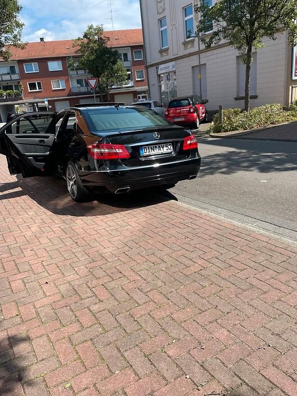 Gebraucht 2010 Mercedes E500 Limousine | 20.500 € (Fairer Preis) - Bild 1/4