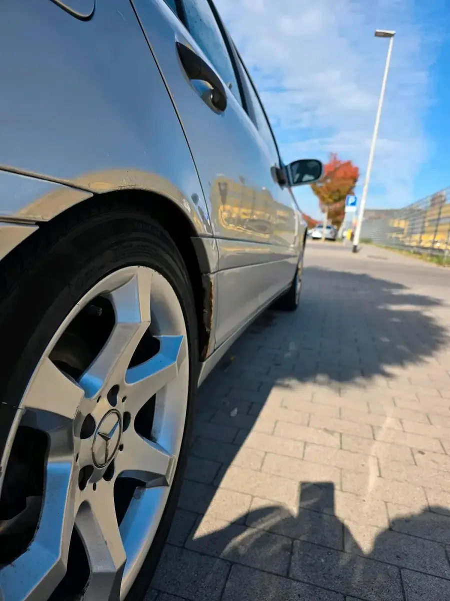Gebraucht Mercedes C180 129 PS (94 kW) 2001 Silber Limousine
