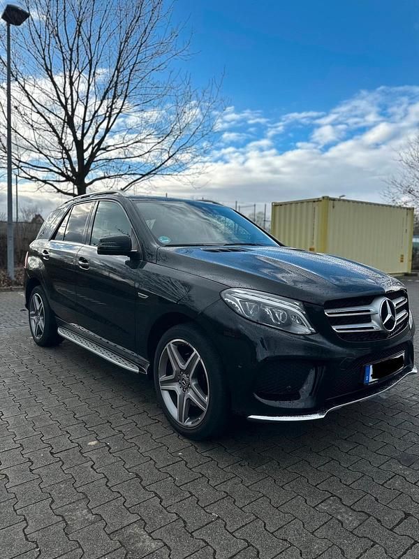 Gebraucht Mercedes GLE250 204 PS (150 kW) 2016 Schwarz SUV
