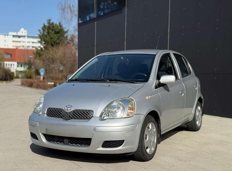 Gebraucht Toyota Yaris Sol 87 PS (63 kW) 2003 Silver mica metallic Kleinwagen