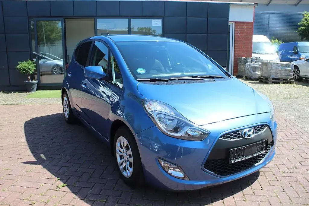 Gebraucht Hyundai ix20 Classic 90 PS (66 kW) 2017 Blau Kleinwagen