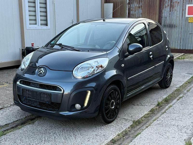 Grau Gebraucht 2013 Citroën C1 SELECTION Kleinwagen | 2.990 € (Guter Preis) - Bild 1/4