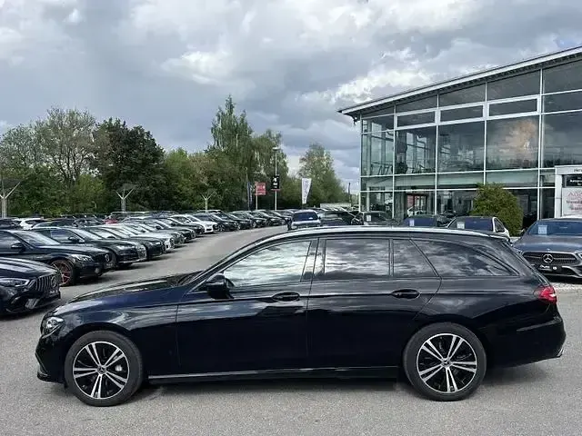 Gebraucht Mercedes E400 330 PS (242 kW) 2021 Schwarz Kombi