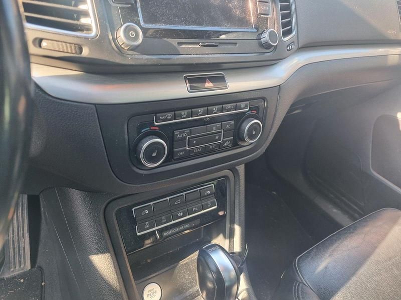 Gebraucht VW Sharan Highline 170 PS (125 kW) 2011 Braun Van / Kleinbus