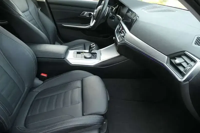 Gebraucht BMW 320 Luxury Line 184 PS (135 kW) 2021 Schwarz Kombi